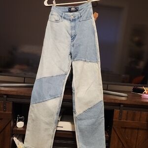 Hollister Ultra High-Rise Dad Jeans in Light Blue